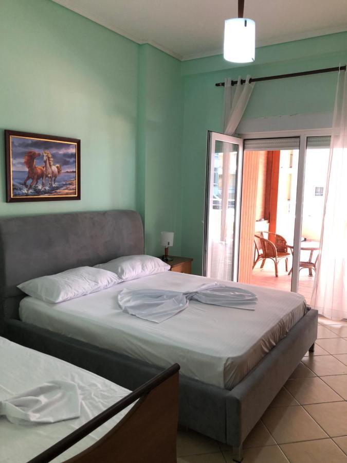 Lungomare Apartment Vlorë Exteriör bild