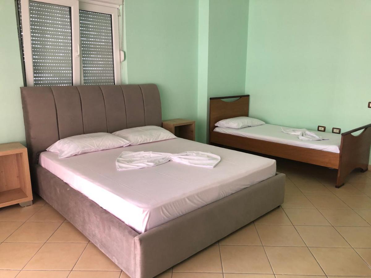 Lungomare Apartment Vlorë Exteriör bild